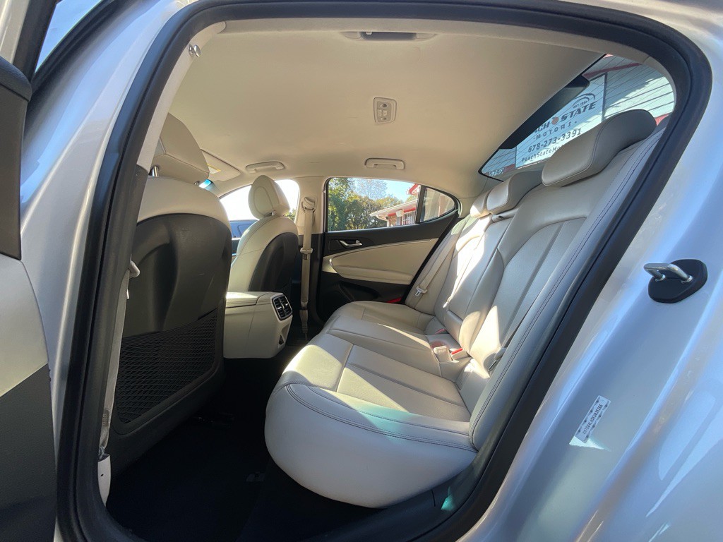 2019 Genesis G70 Image 27