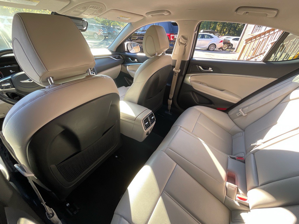 2019 Genesis G70 Image 28