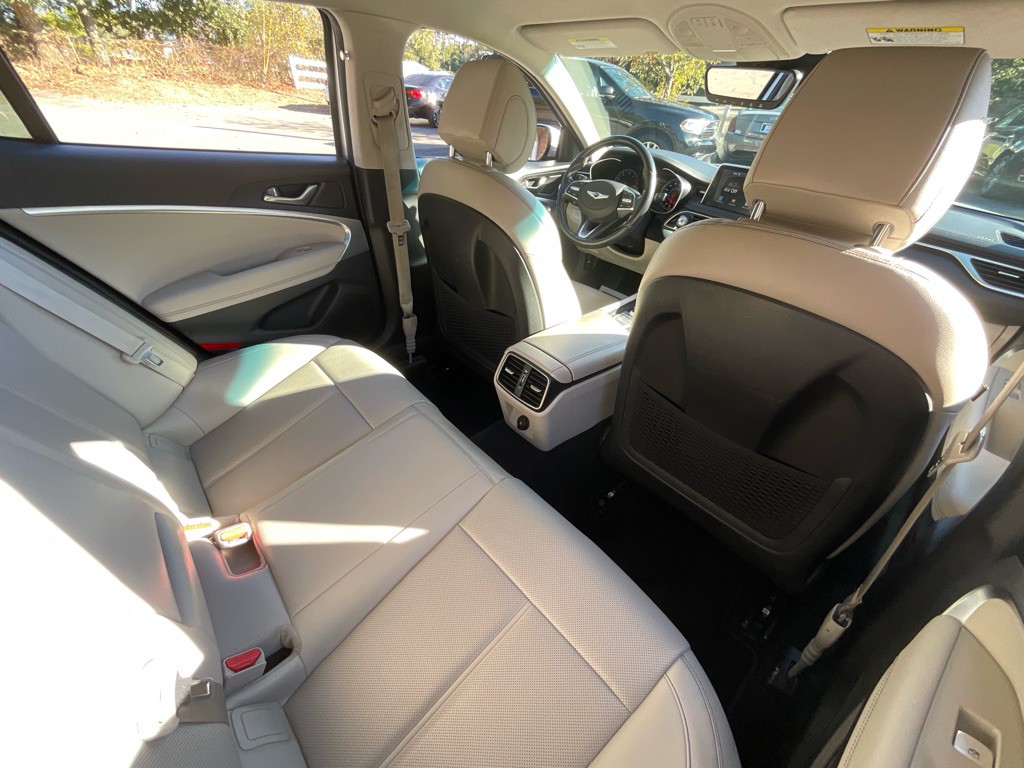 2019 Genesis G70 Image 31