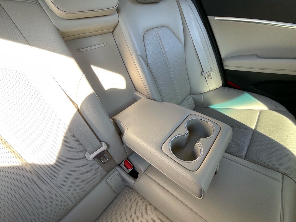 2019 Genesis G70 Image 33