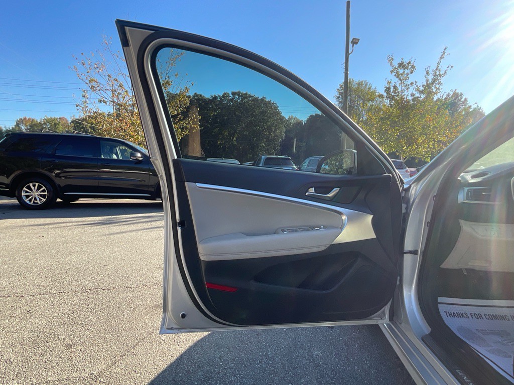 2019 Genesis G70 Image 38