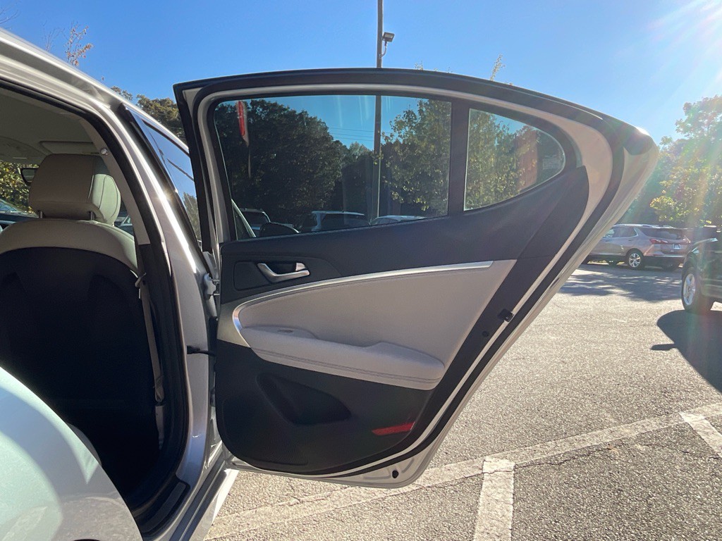 2019 Genesis G70 Image 43