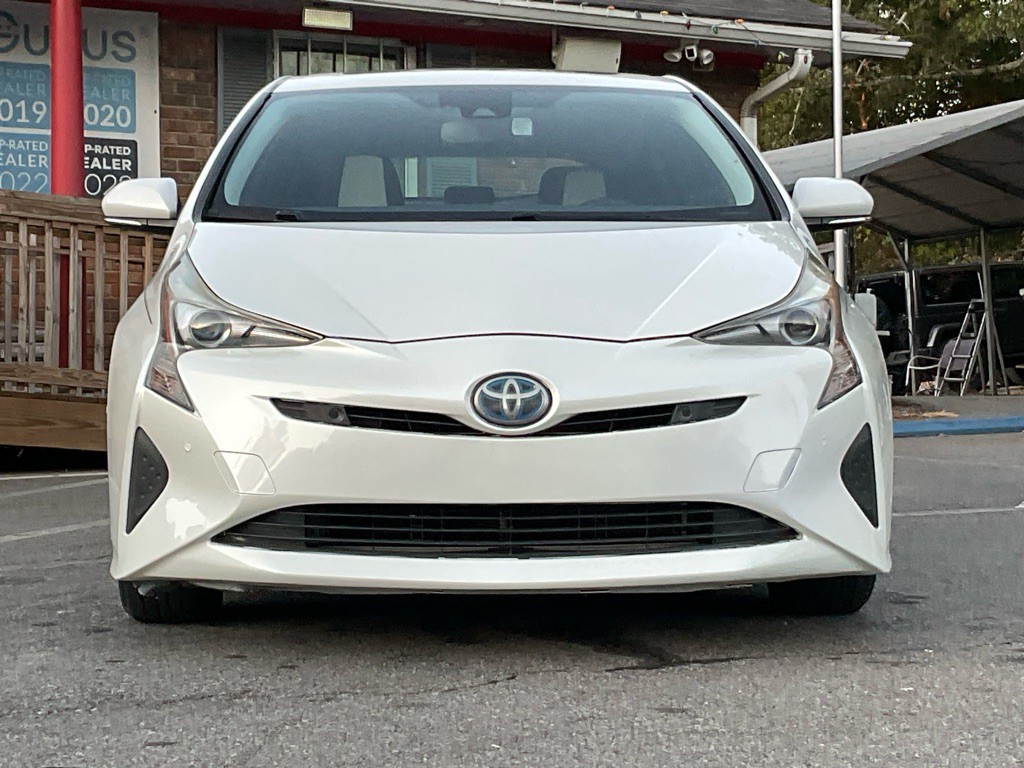 2017 Toyota Prius Image 2