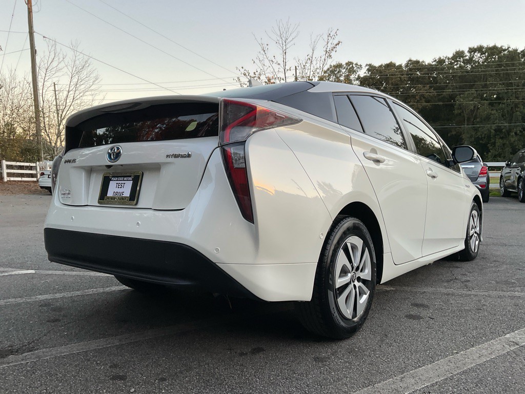 2017 Toyota Prius Image 5