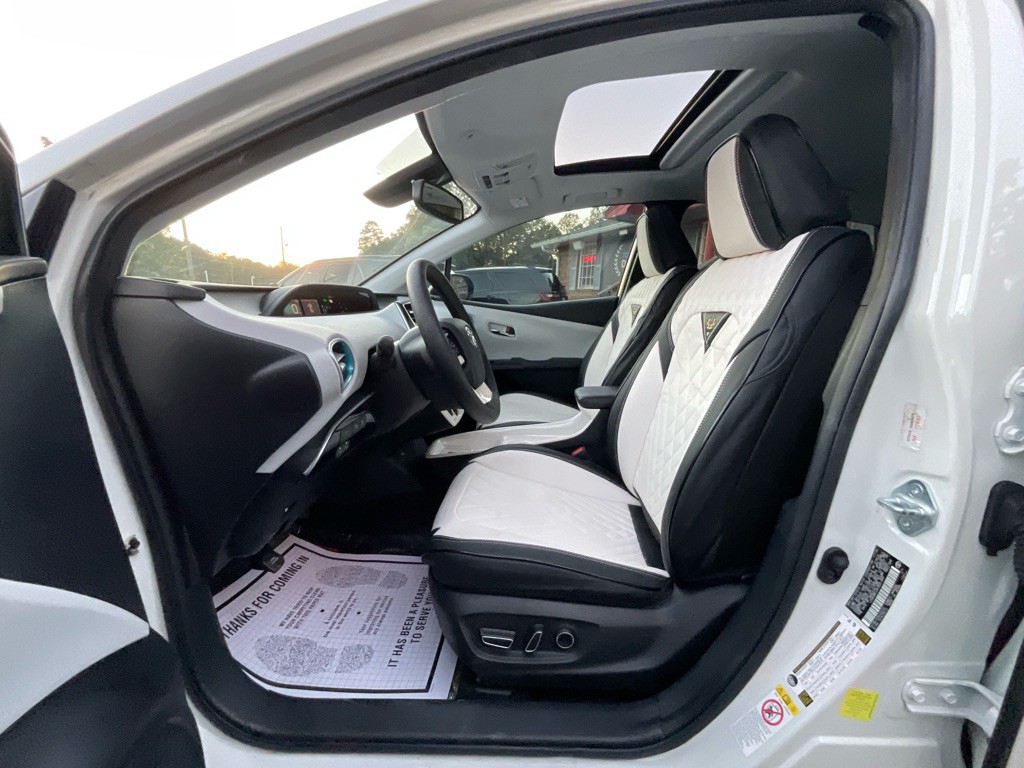 2017 Toyota Prius Image 14