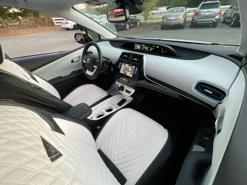 2017 Toyota Prius Image 18