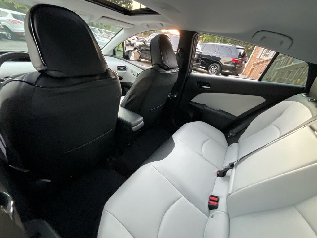 2017 Toyota Prius Image 30