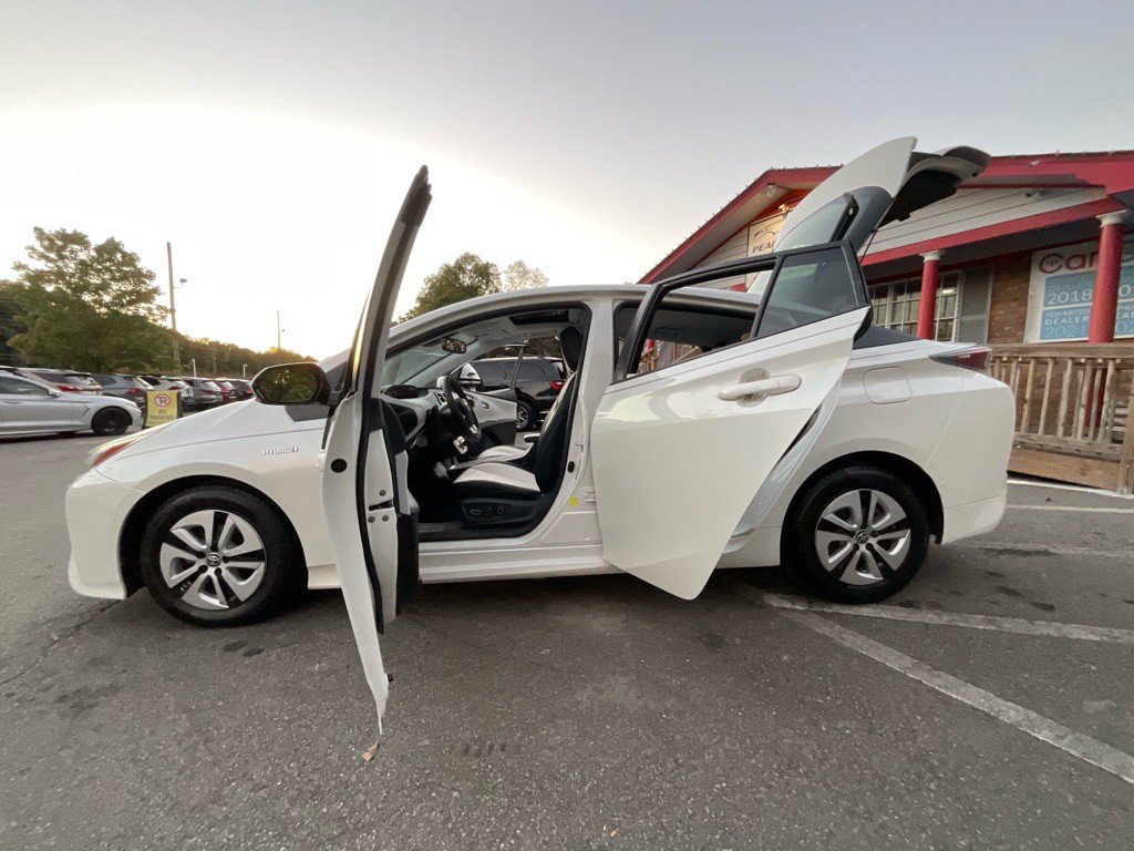 2017 Toyota Prius Image 37