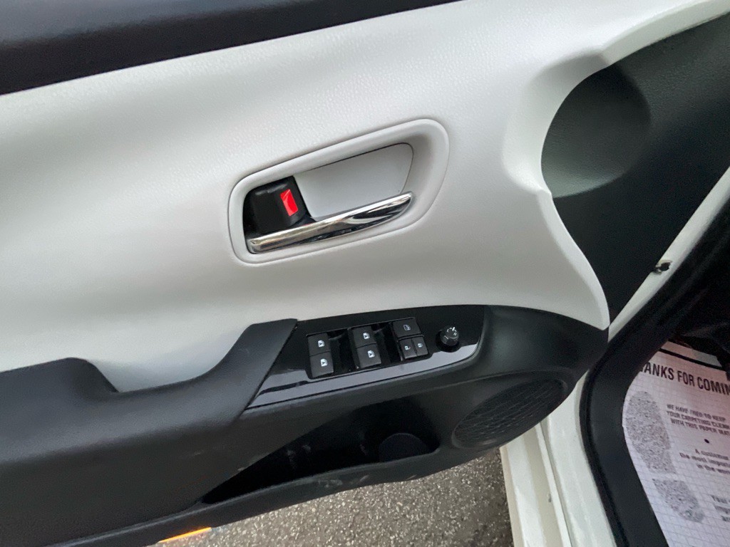 2017 Toyota Prius Image 42
