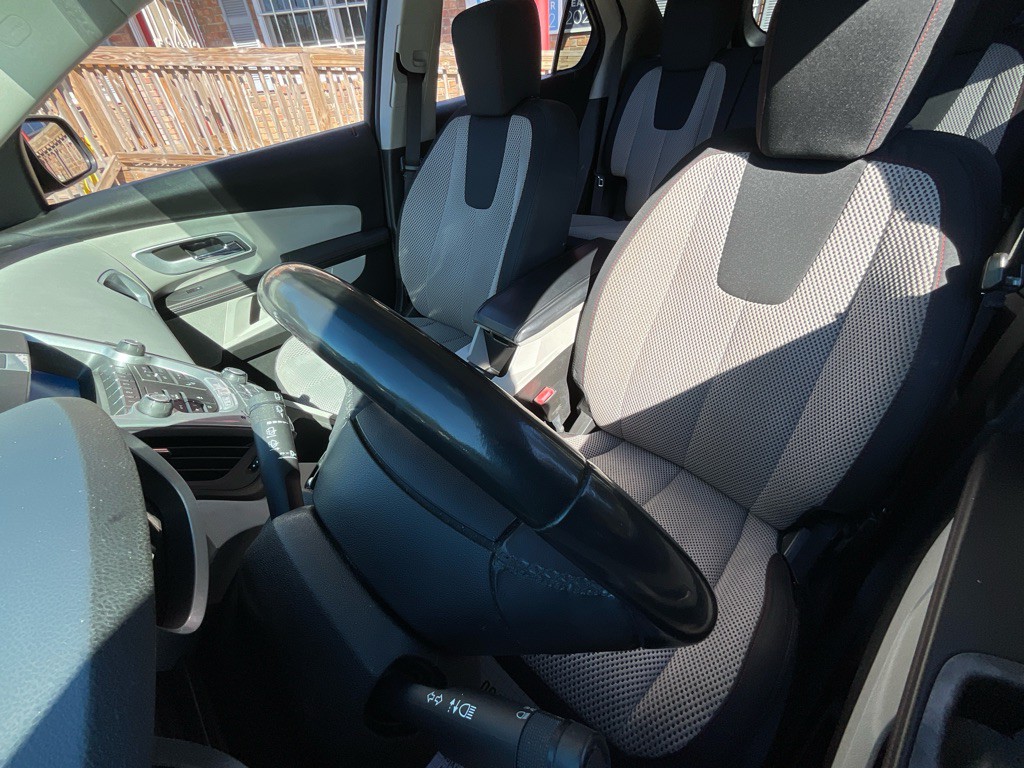 2011 Chevrolet Equinox Image 14