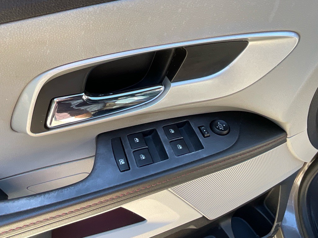 2011 Chevrolet Equinox Image 35