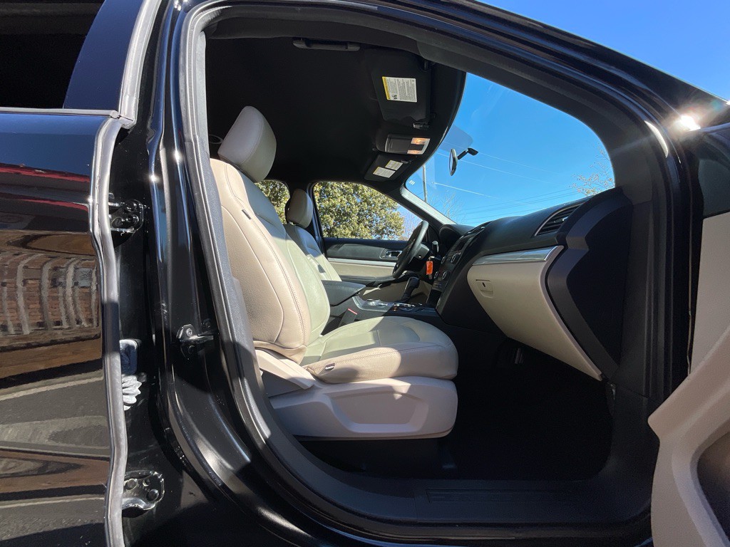 2018 Ford Explorer Image 16