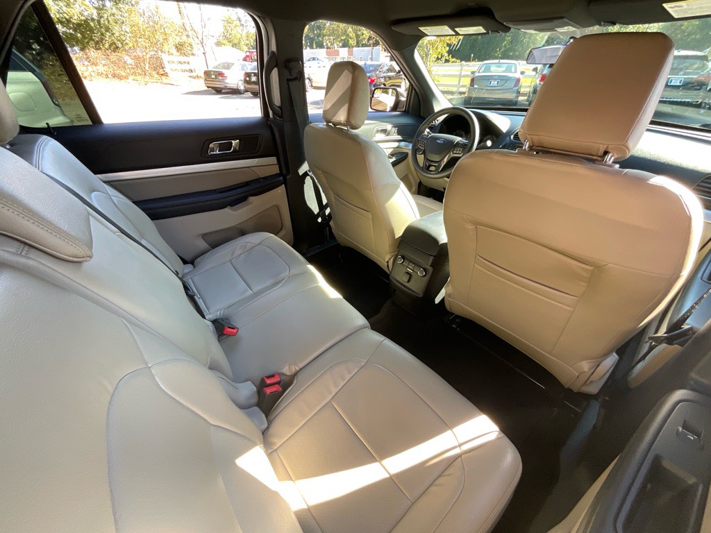 2018 Ford Explorer Image 30