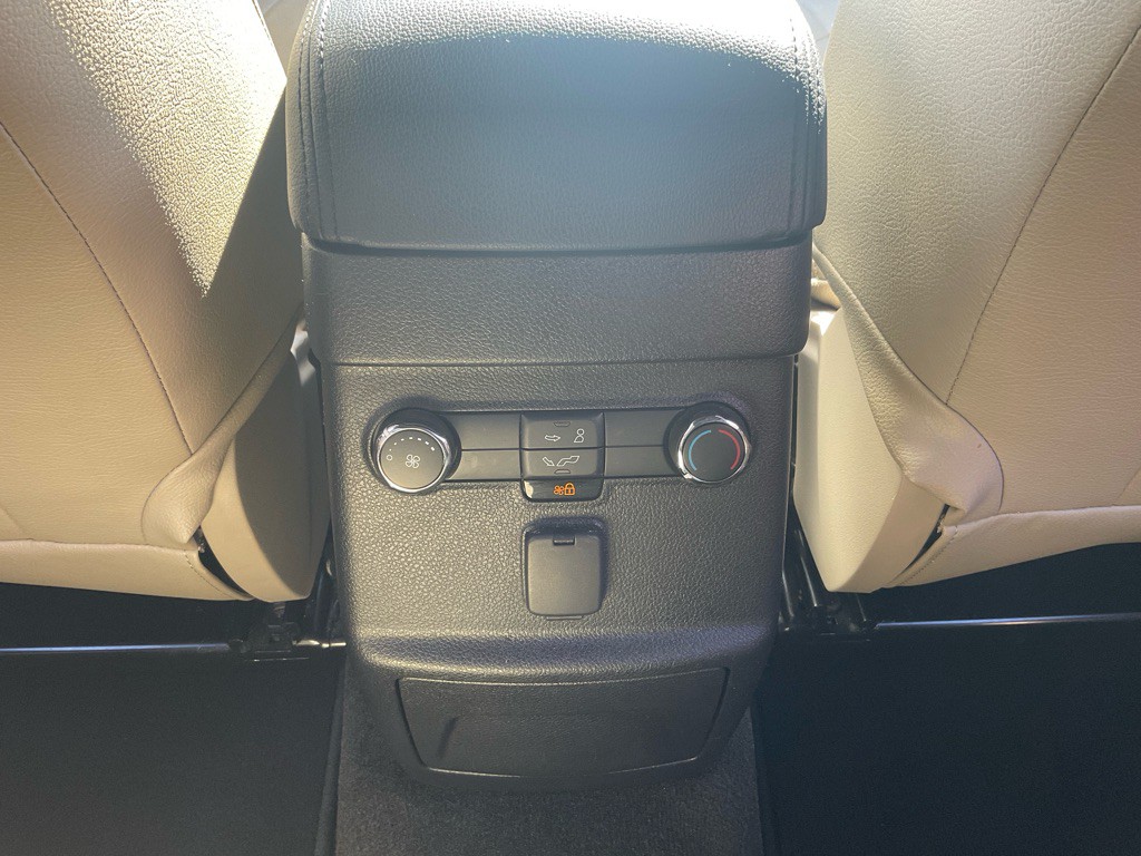 2018 Ford Explorer Image 32