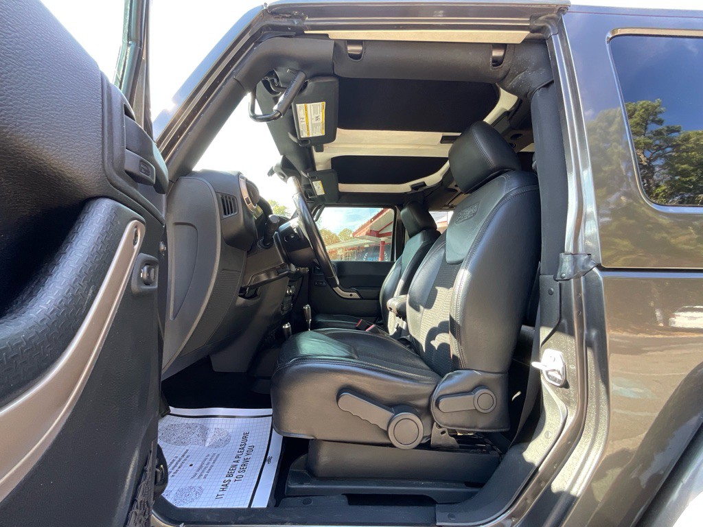 2017 Jeep Wrangler Image 12