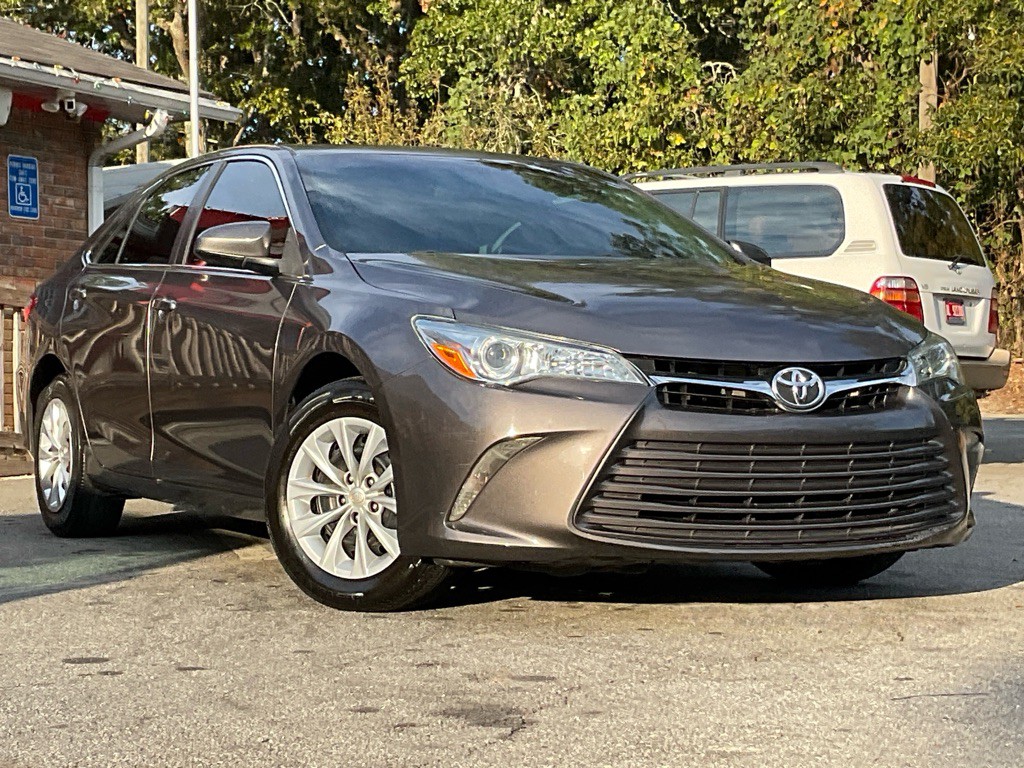 2016 Toyota Camry Image 3