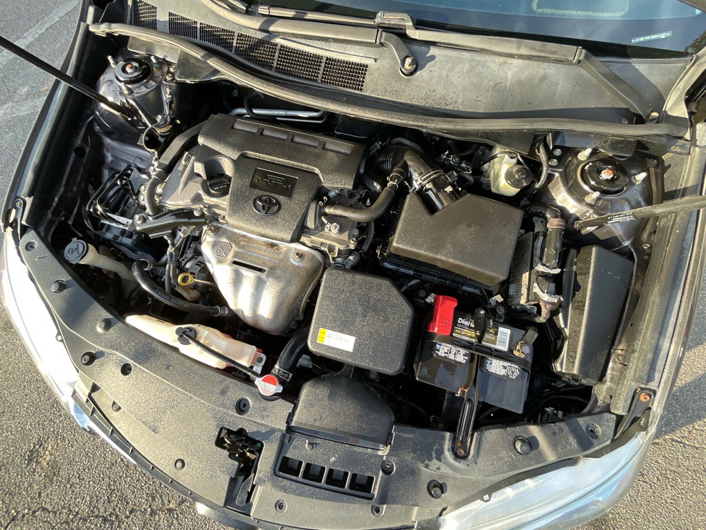 2016 Toyota Camry Image 13