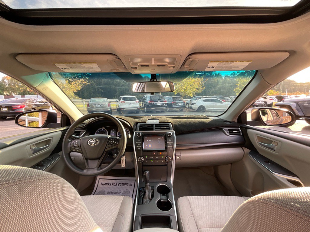 2016 Toyota Camry Image 20
