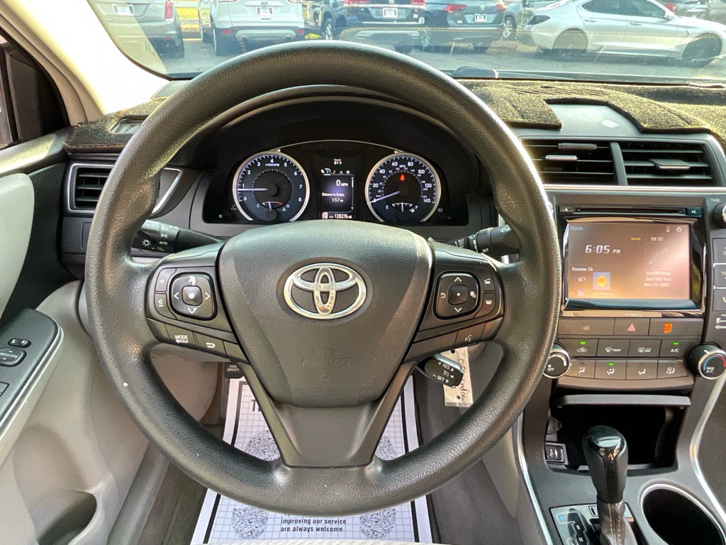 2016 Toyota Camry Image 23