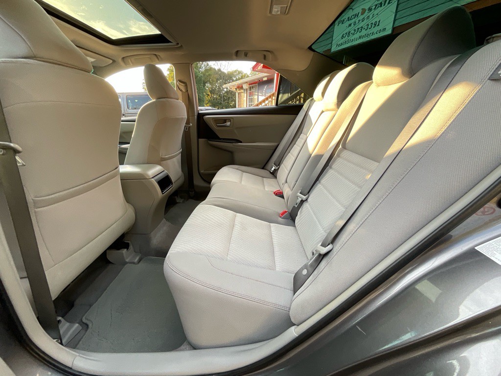 2016 Toyota Camry Image 27