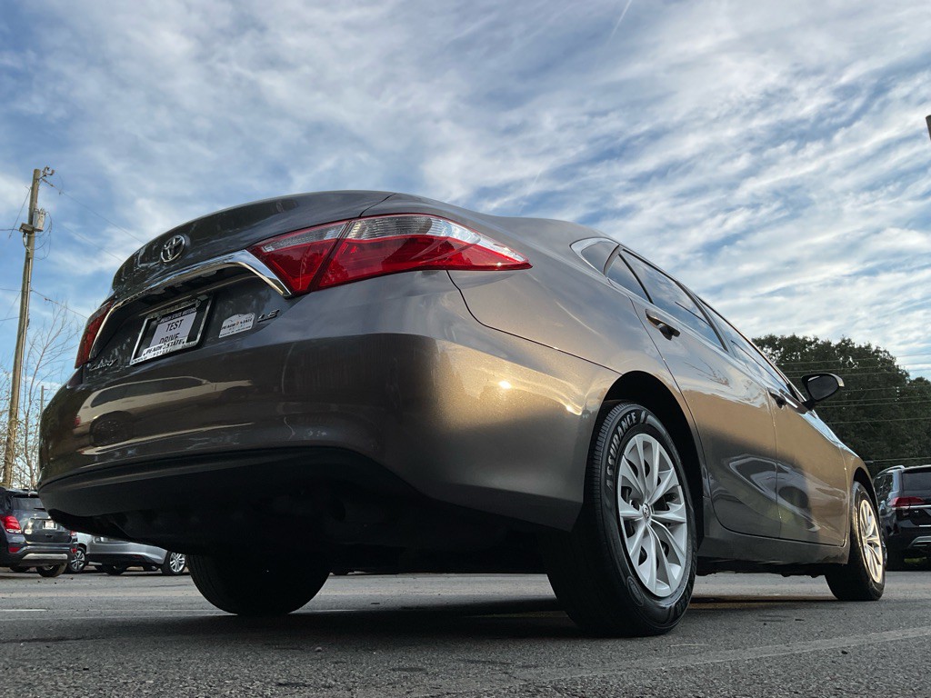 2016 Toyota Camry Image 43