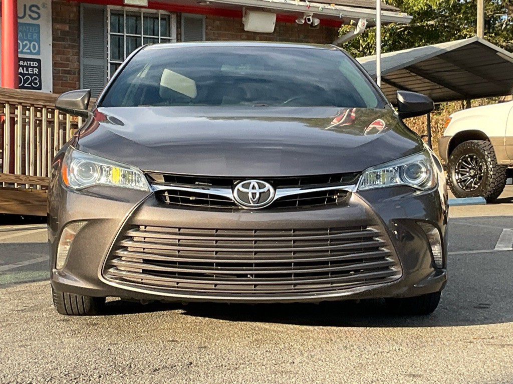 2016 Toyota Camry Image 2