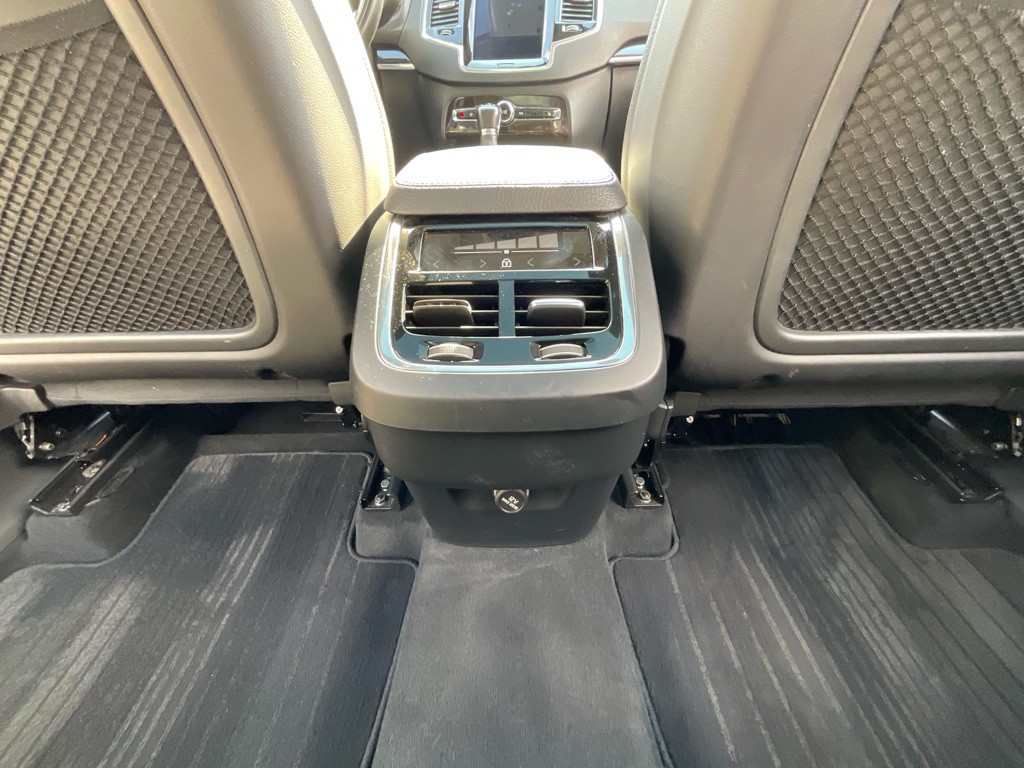2018 Volvo XC90 Image 36