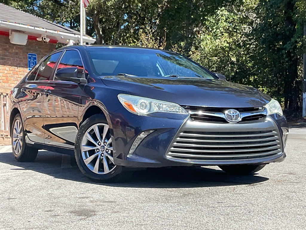 2017 Toyota Camry Image 3
