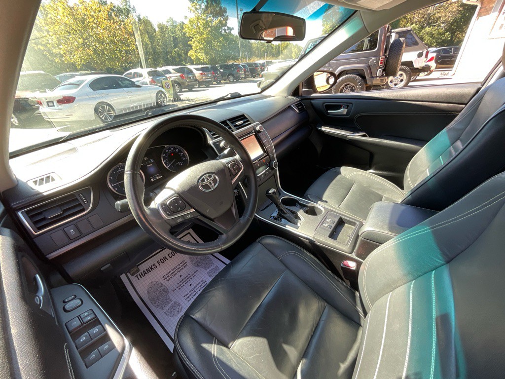 2017 Toyota Camry Image 15