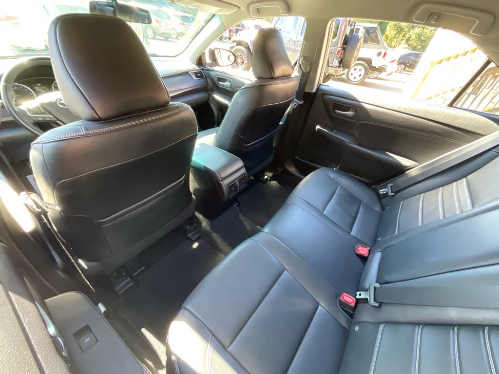 2017 Toyota Camry Image 31