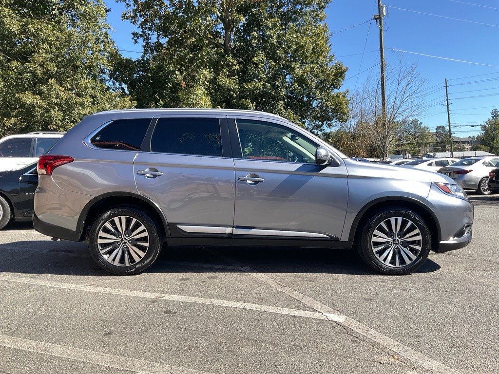 2020 Mitsubishi Outlander Image 4
