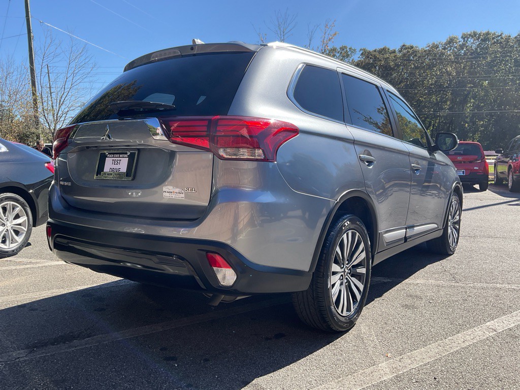2020 Mitsubishi Outlander Image 5