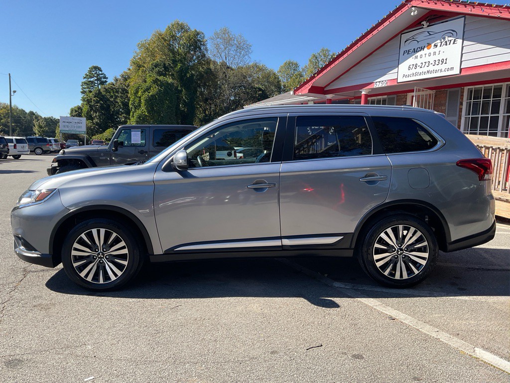 2020 Mitsubishi Outlander Image 8
