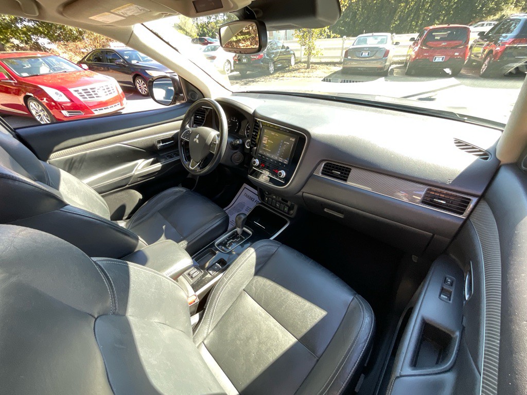 2020 Mitsubishi Outlander Image 18