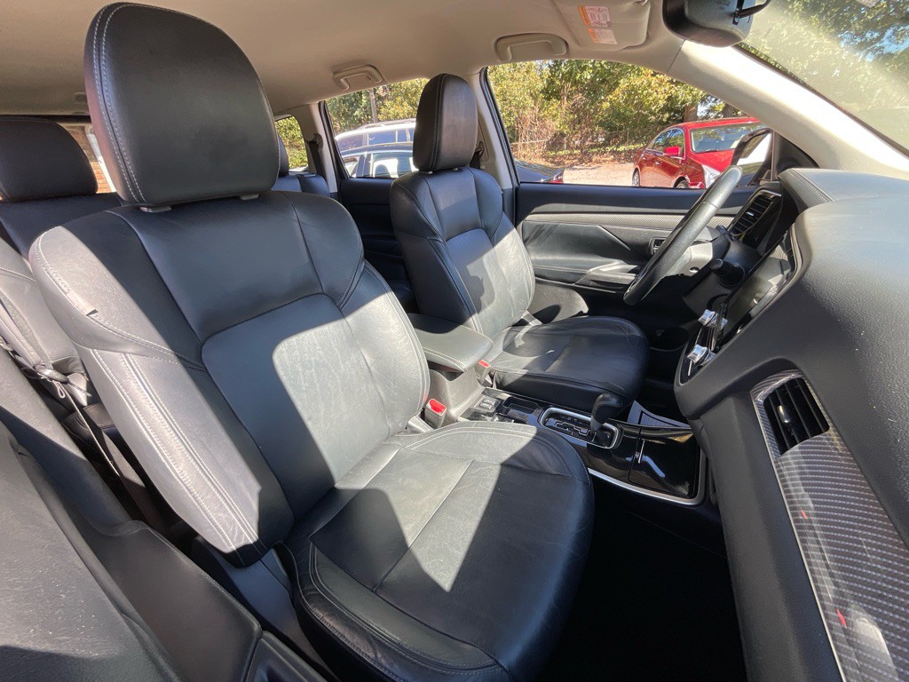 2020 Mitsubishi Outlander Image 19