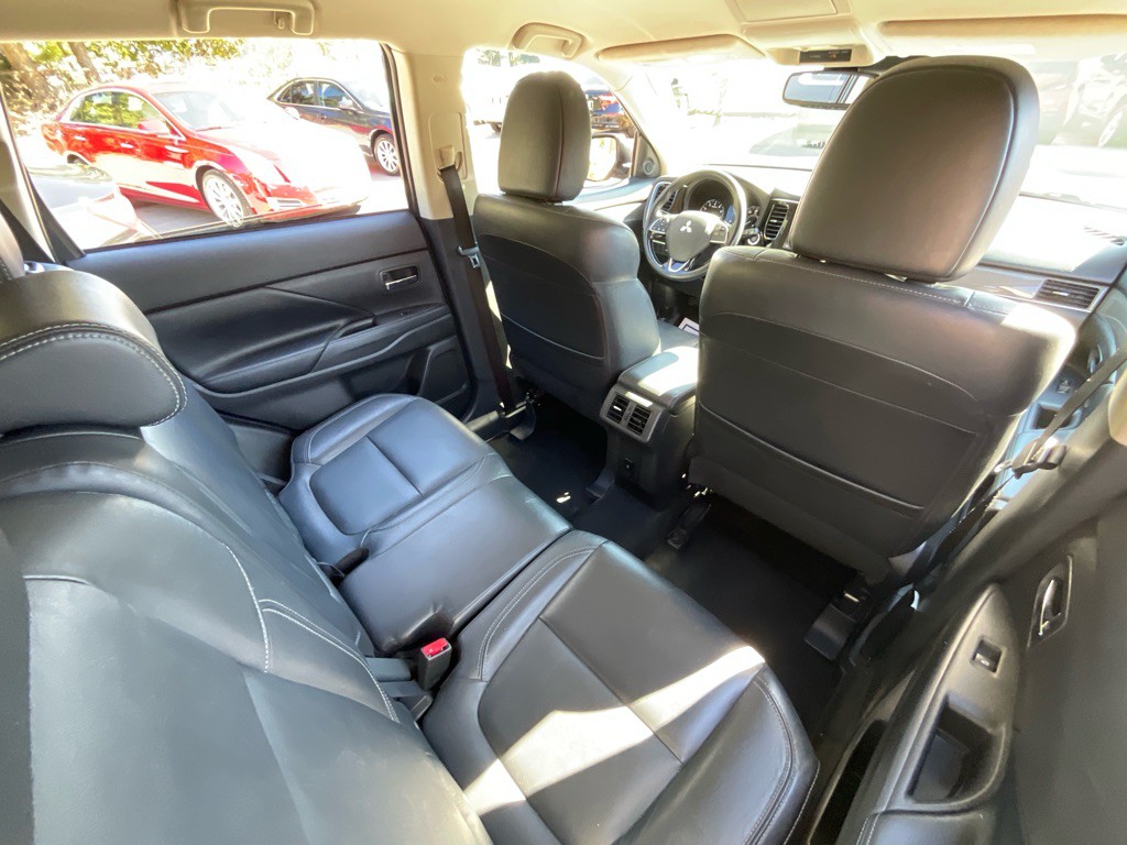 2020 Mitsubishi Outlander Image 31