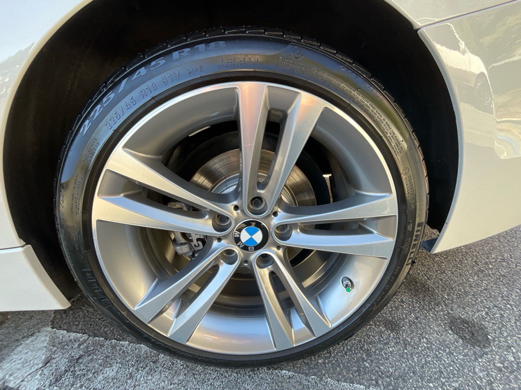 2018 BMW 3 Series Image 11