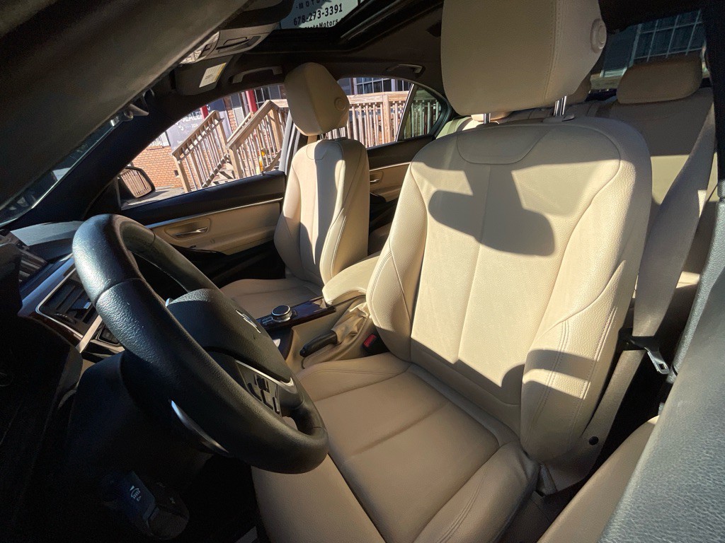 2018 BMW 3 Series Image 15