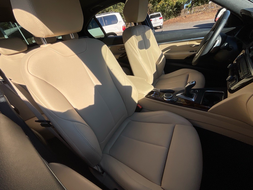 2018 BMW 3 Series Image 18