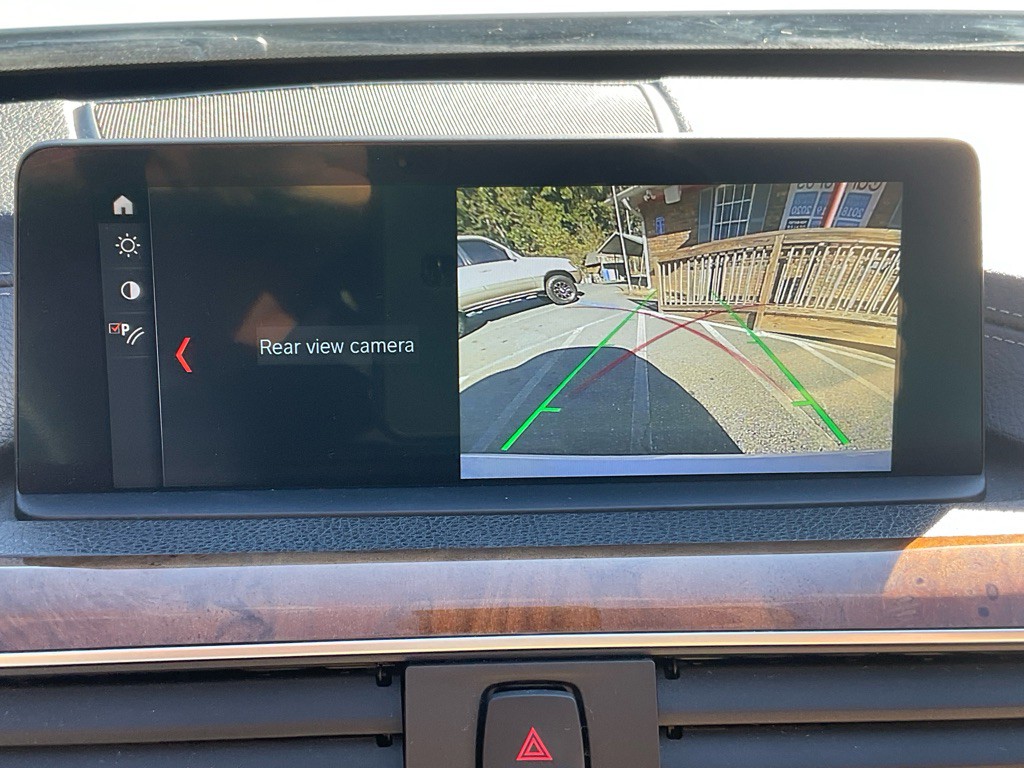 2018 BMW 3 Series Image 24