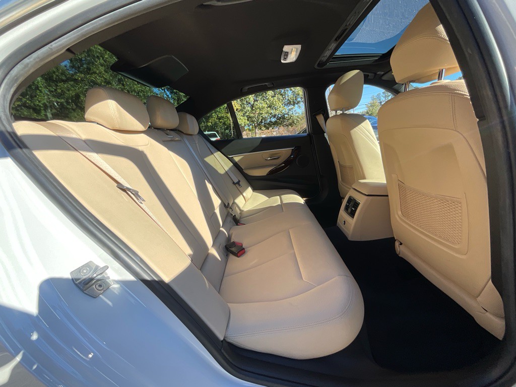2018 BMW 3 Series Image 31