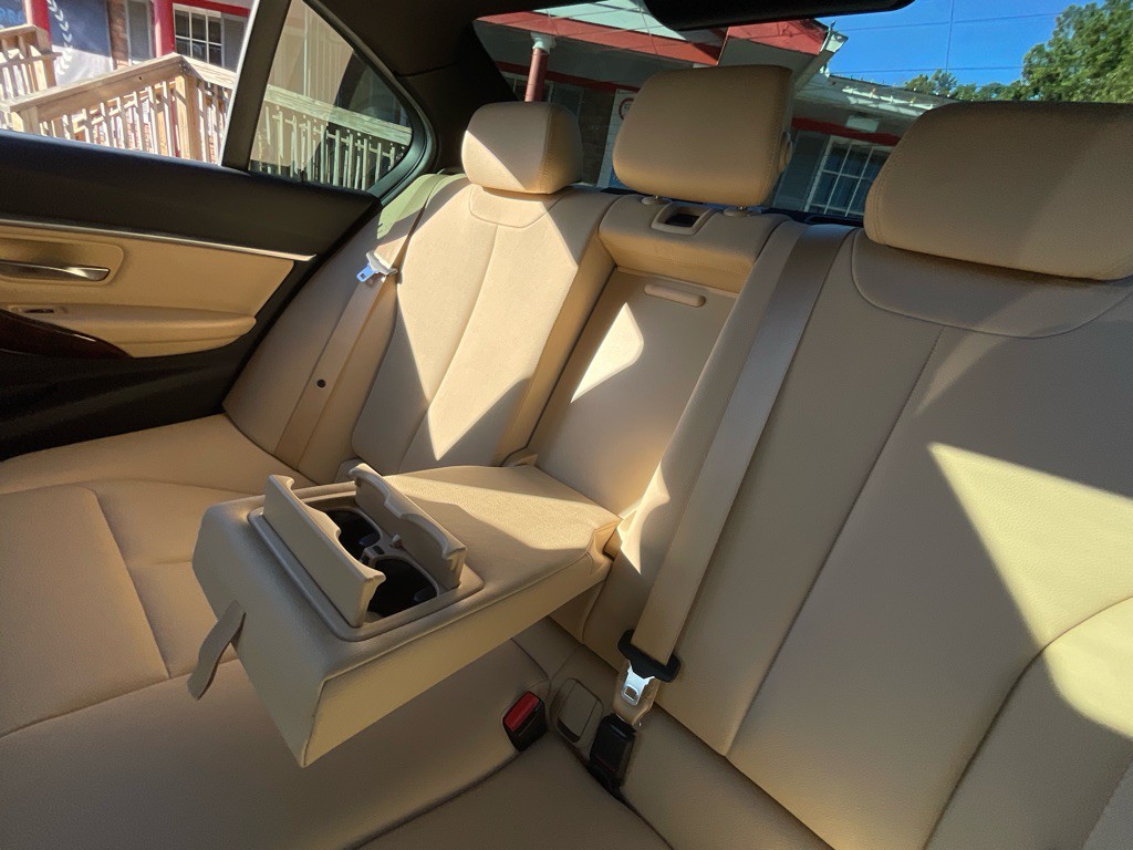 2018 BMW 3 Series Image 34
