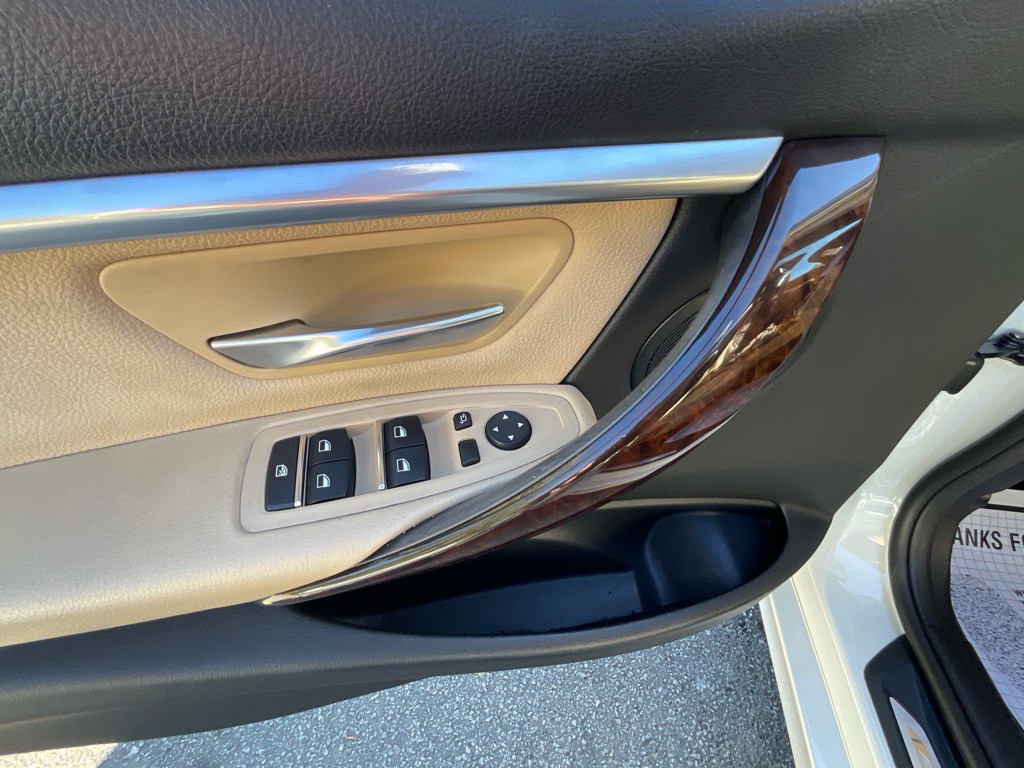 2018 BMW 3 Series Image 40