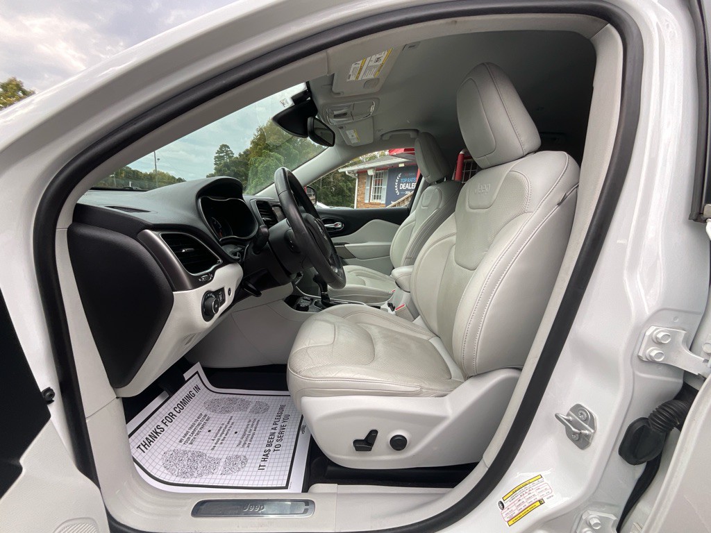 2019 Jeep Cherokee Image 14