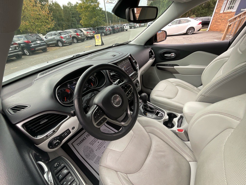 2019 Jeep Cherokee Image 15