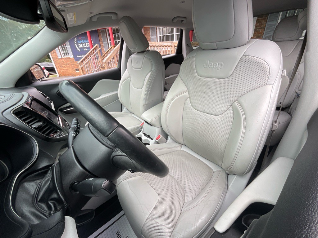 2019 Jeep Cherokee Image 16