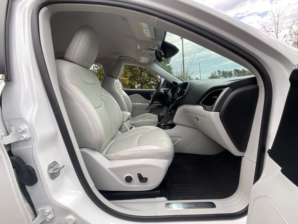 2019 Jeep Cherokee Image 17