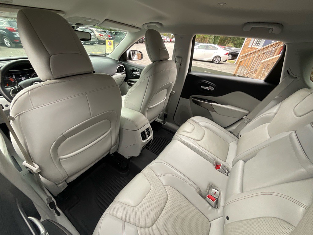 2019 Jeep Cherokee Image 29
