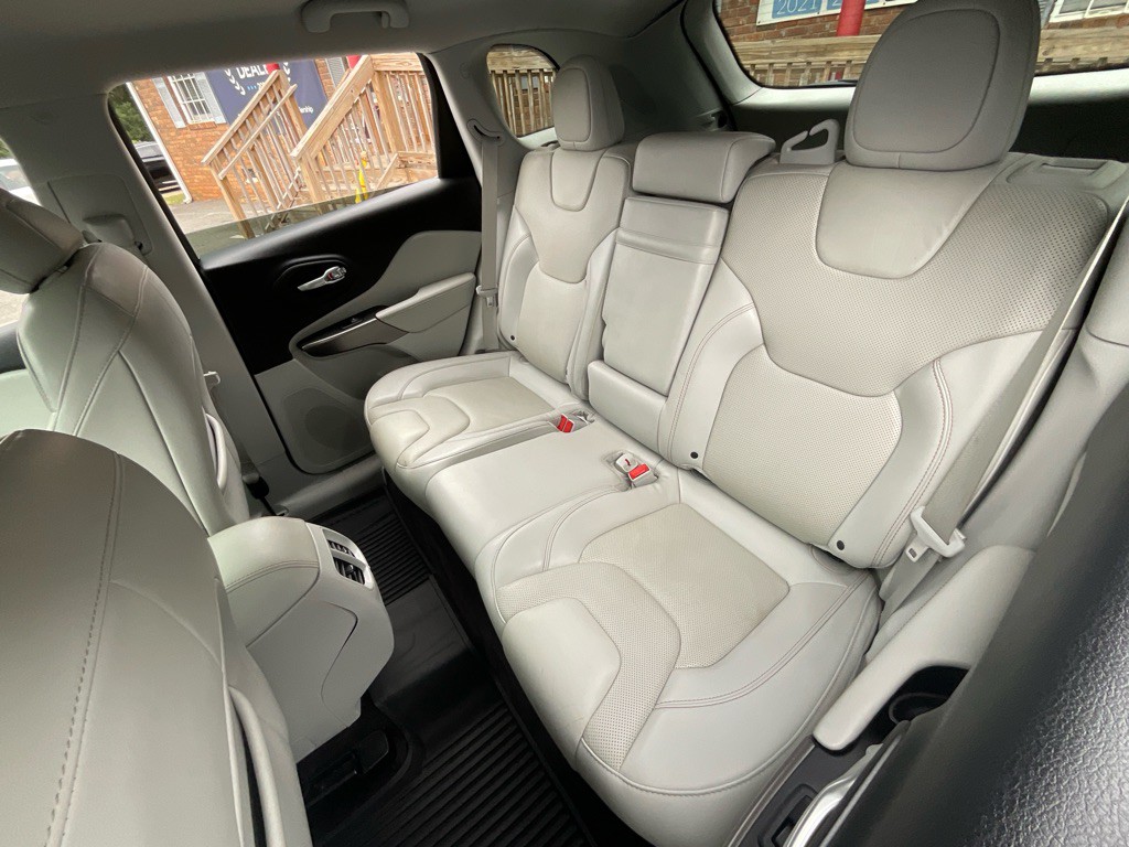 2019 Jeep Cherokee Image 30
