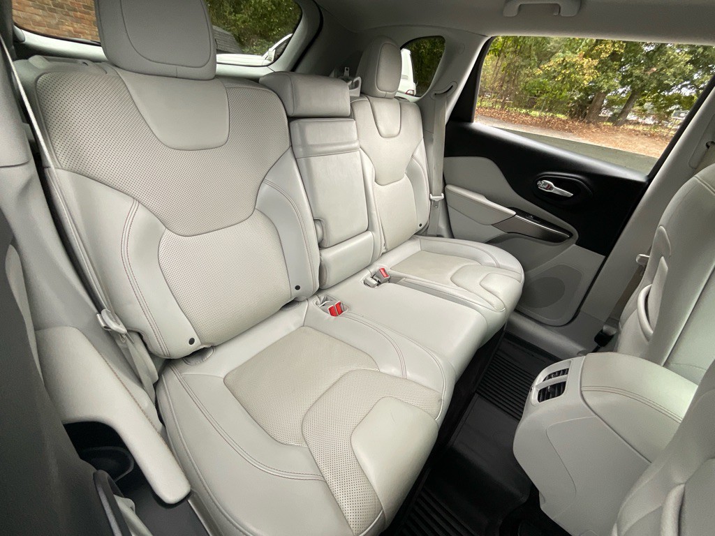 2019 Jeep Cherokee Image 33